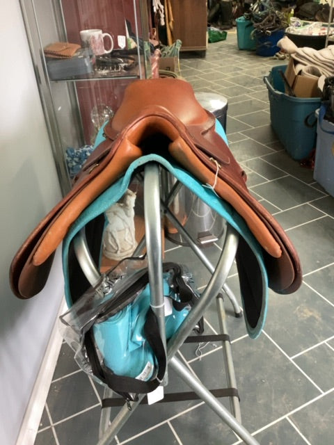 Oak Collegiate Close Contact Saddle, 17"