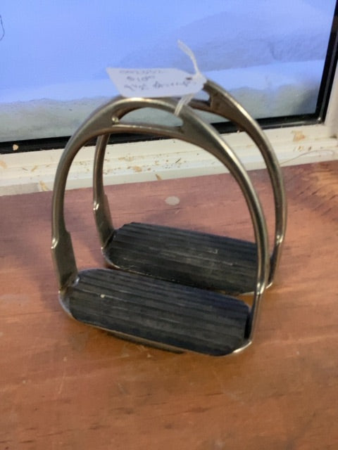 Stirrups, 4 1/2"