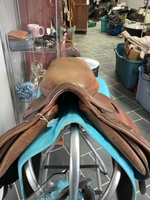 Hadfield Close Contact Saddle, 17M