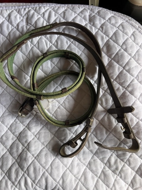 Green Web Reins, Full