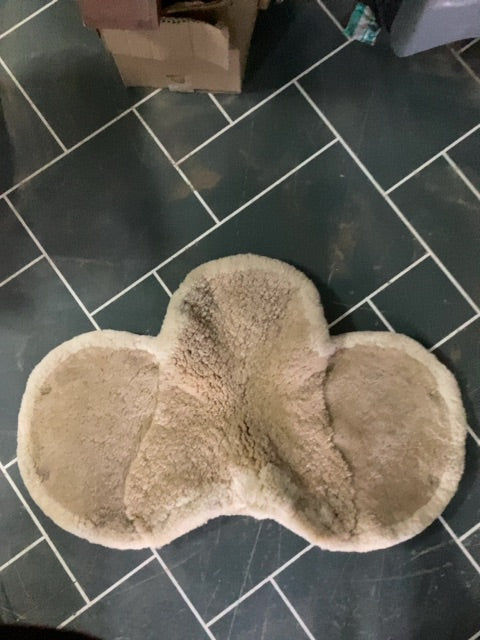 White Fleeceworks Wool Shaped Pad, 16”