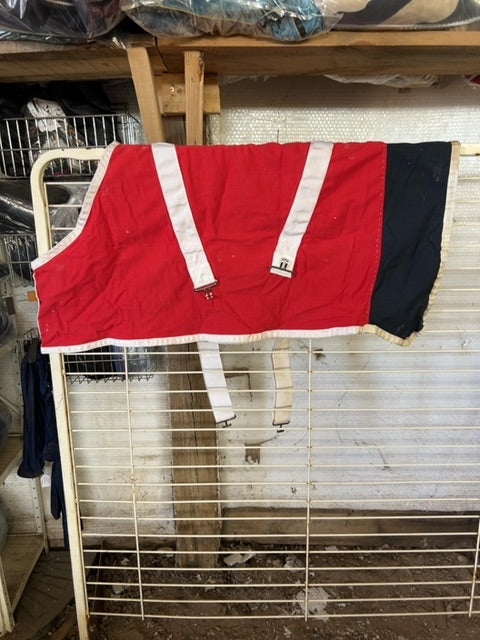 Red Stable Sheet, 40"