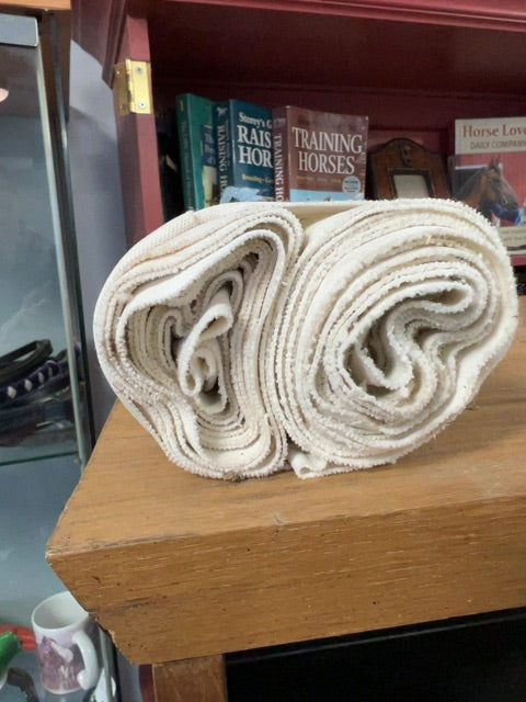 White Standing bandages