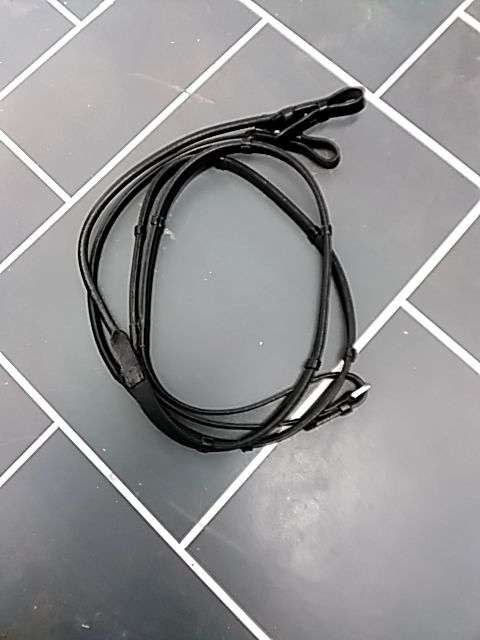Black Reins, Full