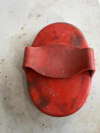 Red  Rubber Curry