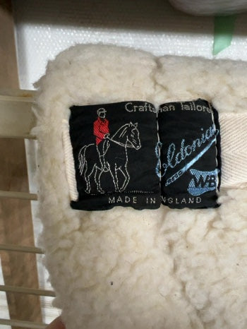 White  Shaped Saddle Pad, Full