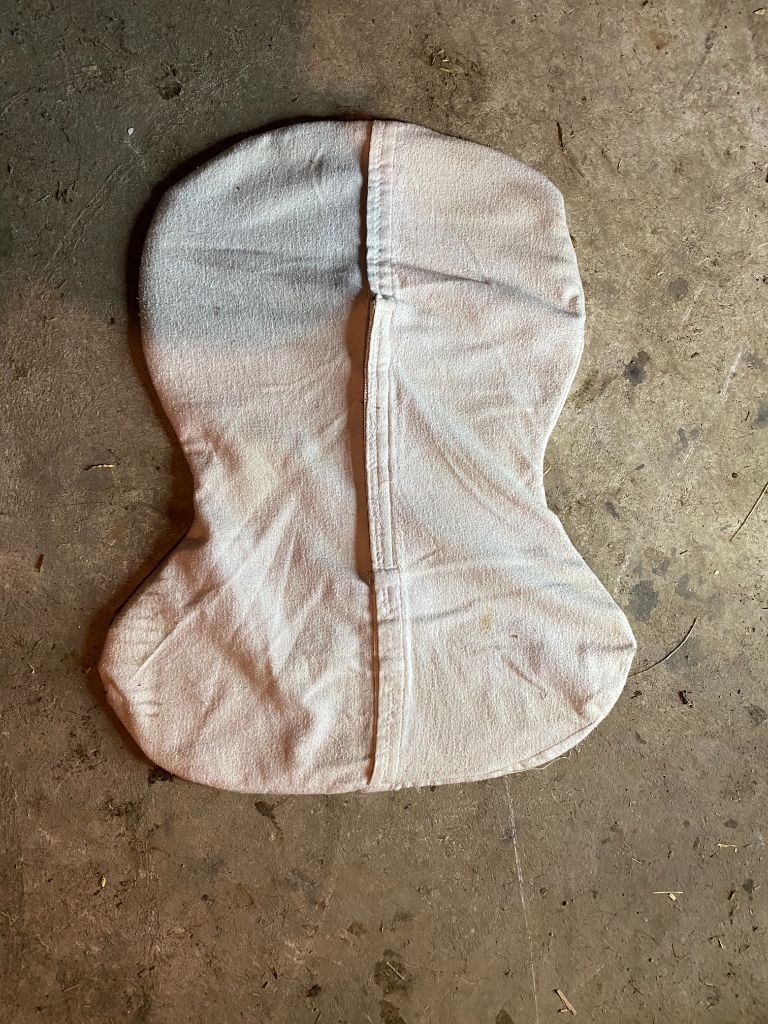 white  Gel Pad with cover