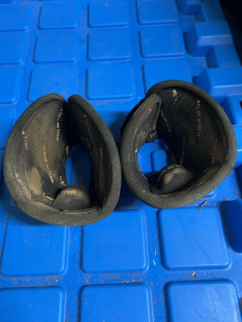 Black Back on Track No turn bellboots, Medium