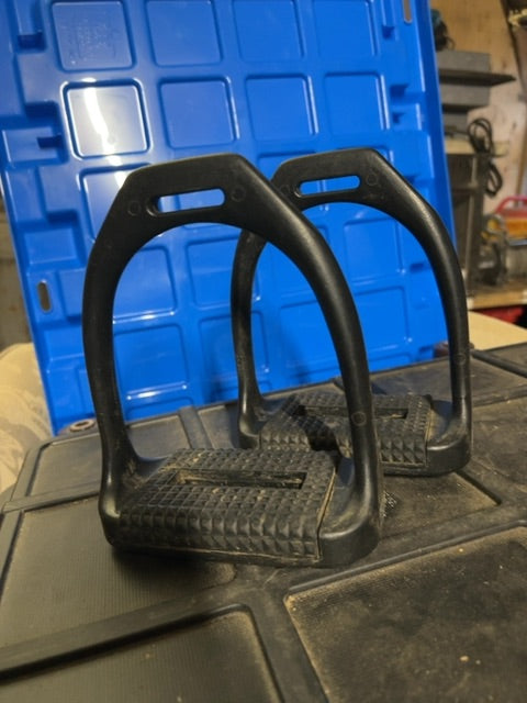 Black Equi Wing Stirrups, 4 3/4”