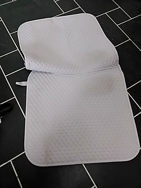 White Nuu med hiwither Saddle Pad, Horse