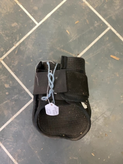 Black Shedrow Closed Ankle Boots, Lg