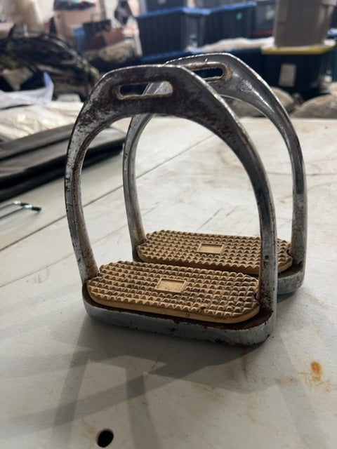 Stirrups, 4 1/2”
