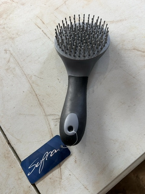 Grey/black Supra Tail Brush