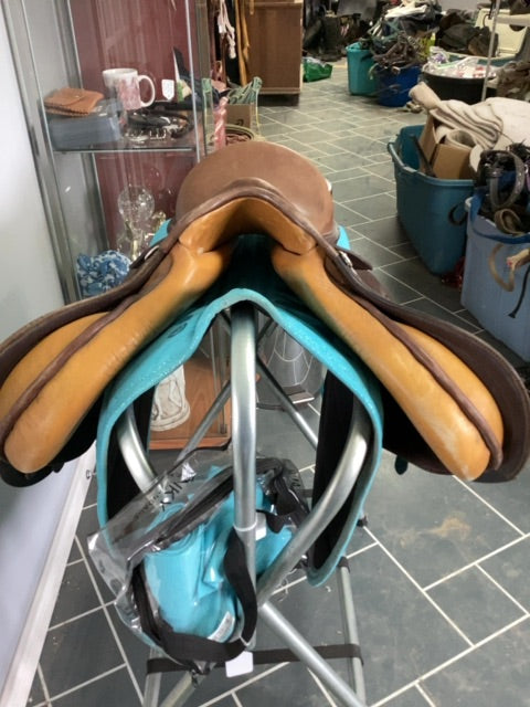 Brown Royal Saddle, 17"