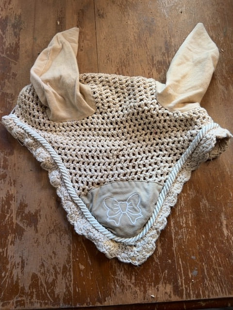 Beige Fix Design Bonnet