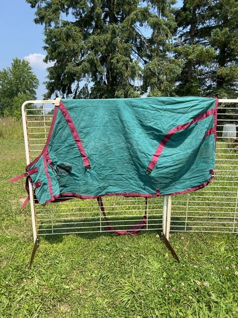 Green Weatherbeeta Stable, 84”
