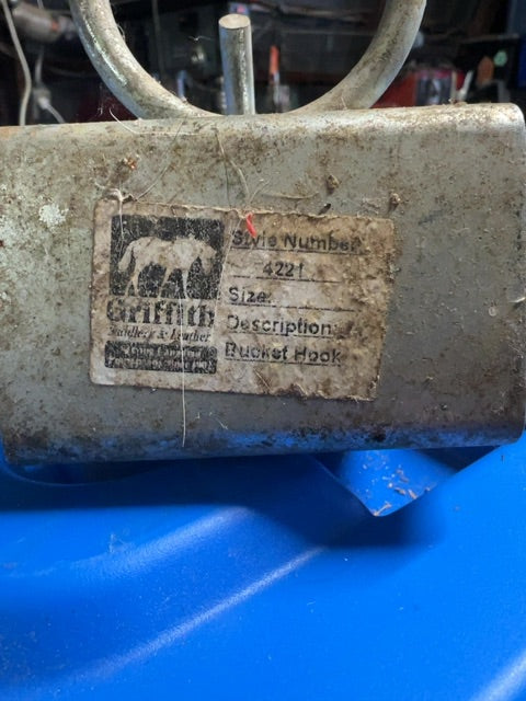 Griffin Bucket Hanger