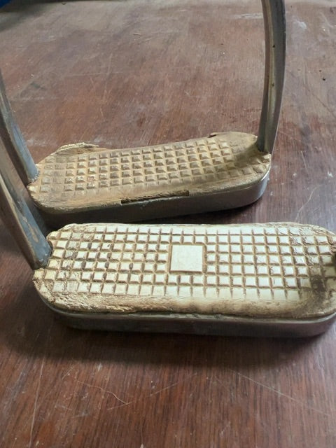 Stirups, 4 3/4”