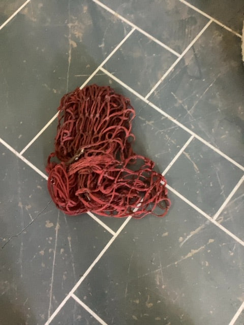 Red  Hay Net, Med Hole