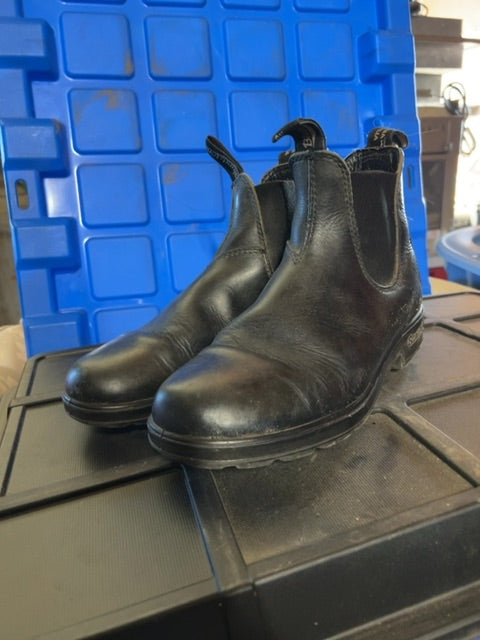 Black Blundstone Paddock Boots, UK 5 (CDN 8)
