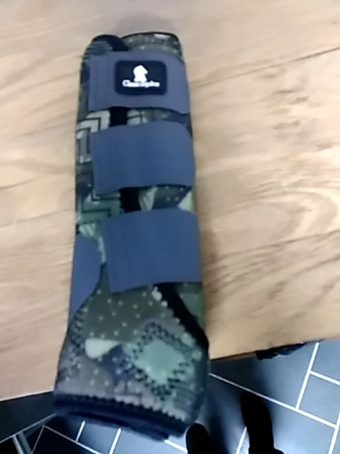 Camo Classic Equine Boots, Medium Hinds