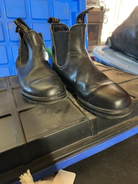 Black Blundstone Paddock Boots, UK 5 (CDN 8)