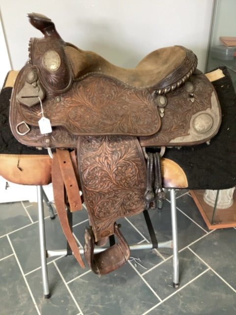 Brown Victor's Custom Tack Western Show Saddle, 15"