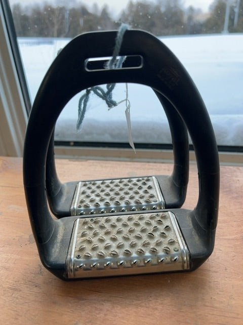 Black Royal Flex Stirrups Stirrups, 4 3/4"