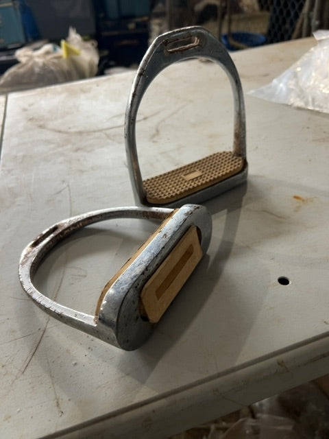 Stirrups, 4 1/2”