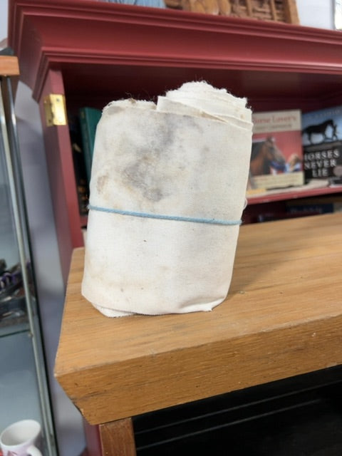 White  Standing bandages