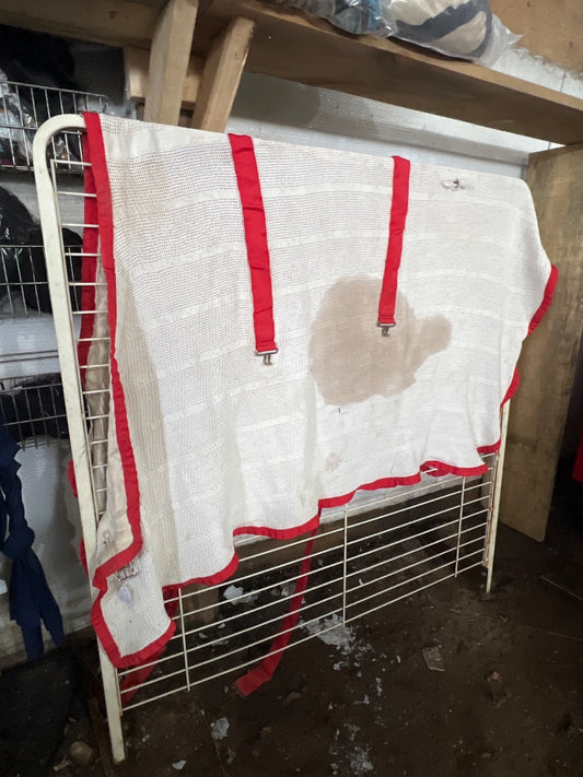 White with Red Trim Curvon Irish Knit Scrim
