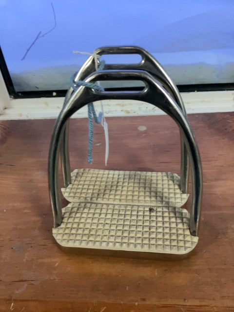 Korsteel Safety Stirrup, 4 1/2"