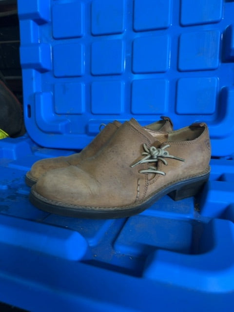 Tan Ariat Shoes, 6B