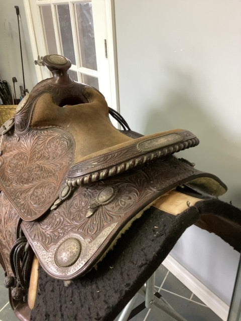 Brown Victor's Custom Tack Western Show Saddle, 15"