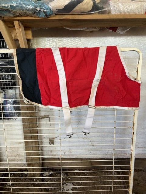 Red  Stable Sheet, 40"
